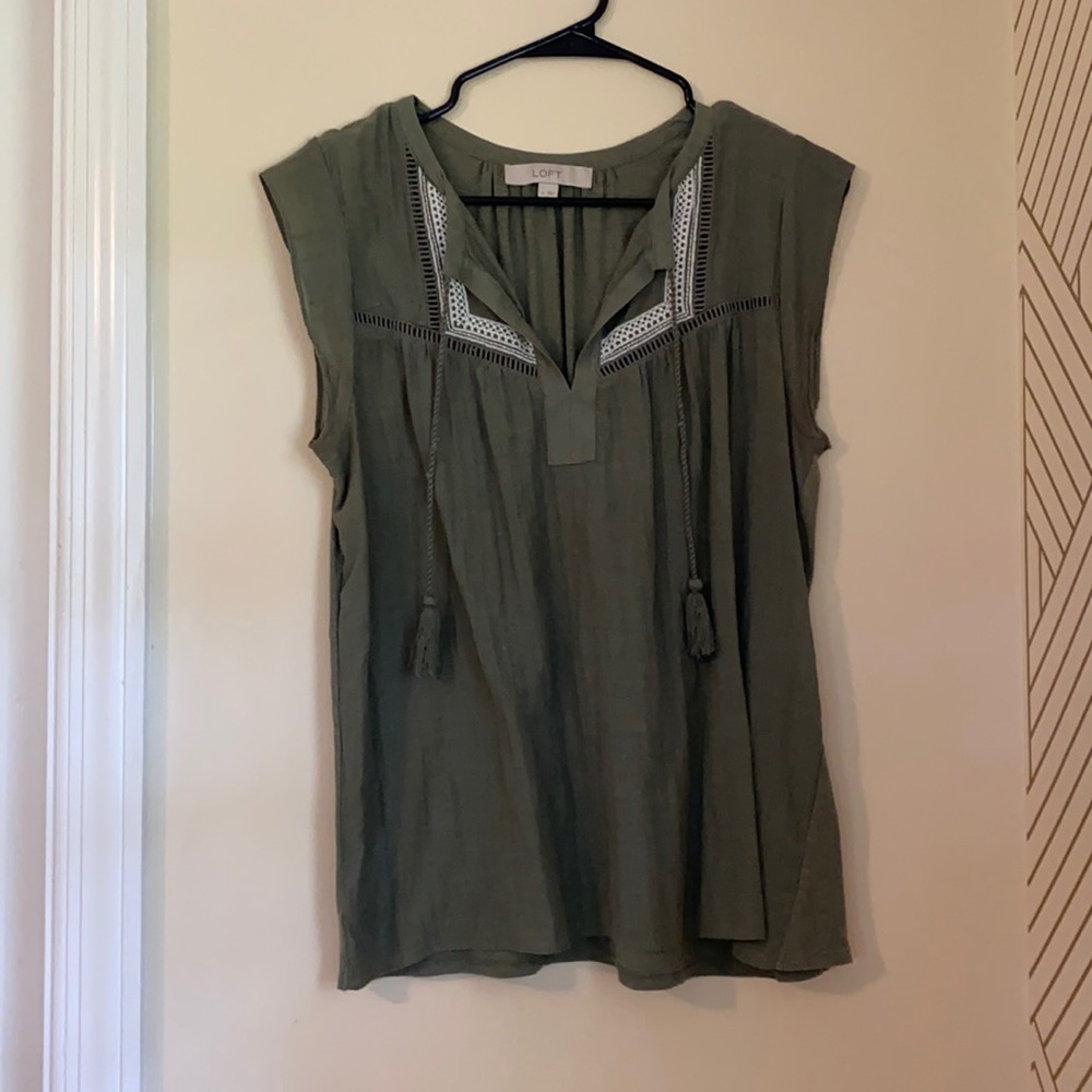 Sleeveless blouse